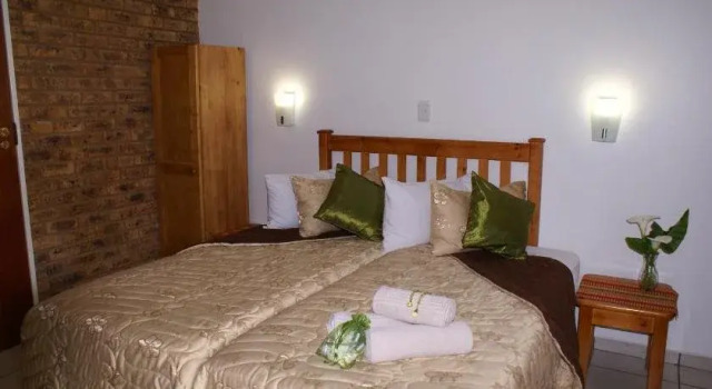 Emerald Backpackers, Boek Hotel Kempton Park Gauteng
