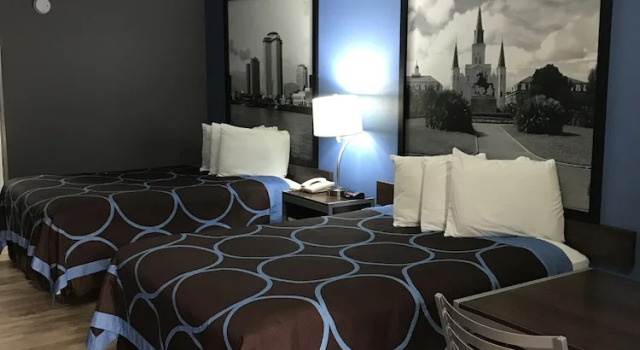 Четырёхместный номер Comfort Super 8 by Wyndham Slidell