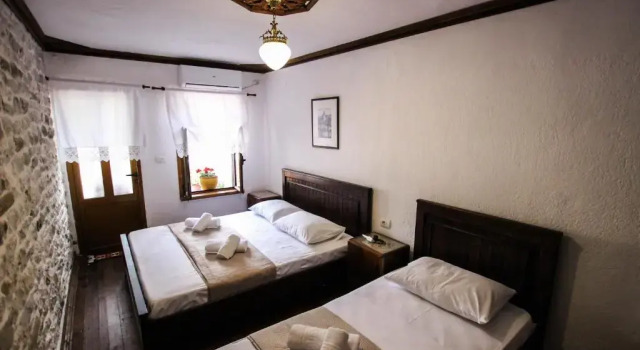 Трёхместный номер Standard с балконом Trigona Guest House & Hostel