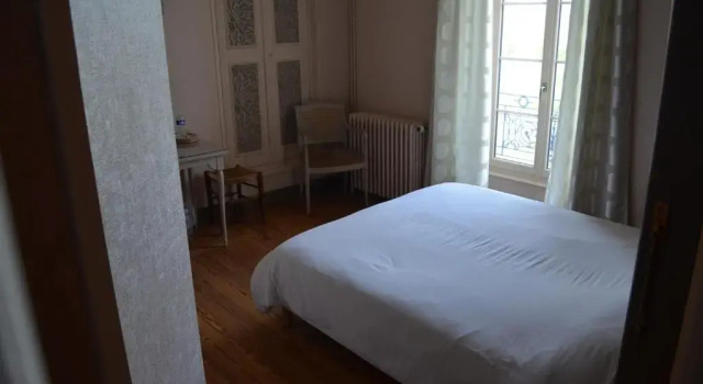 Двухместный номер Standard с видом на сад Logis Hotel Domaine du Cheval Blanc