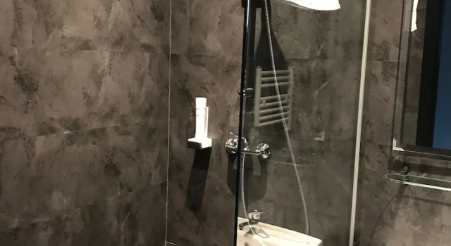 Четырёхместный номер Standard Basekamp Mountain Budget Hotel