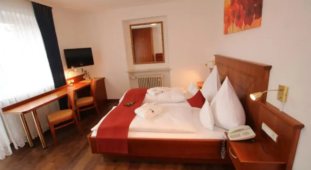 ANGERHOF Kur- und Thermenhotel, Rezerwuj Hotel Hotele w Apfeltrang z basenem, Basen