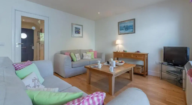 4 Pentire Rocks, Book Hotel Polzeath Cornwall
