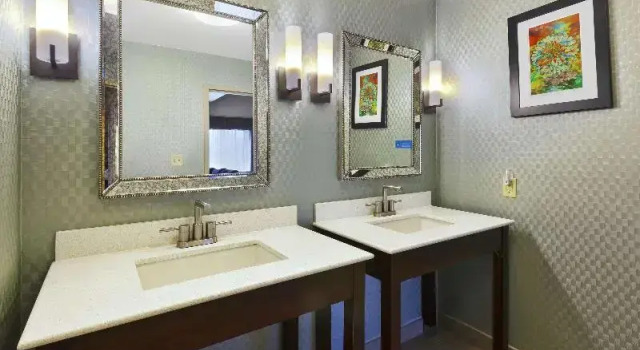 Люкс Hampton Inn Clinton