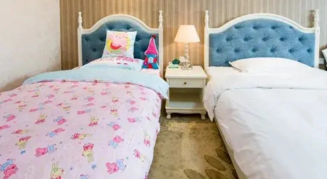 Семейный тент Jinshi Longmuwan Hot Spring Hotel