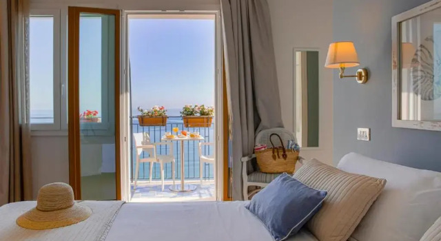 Двухместный номер Standard с балконом и с видом на море Hotel Punta Nord Est