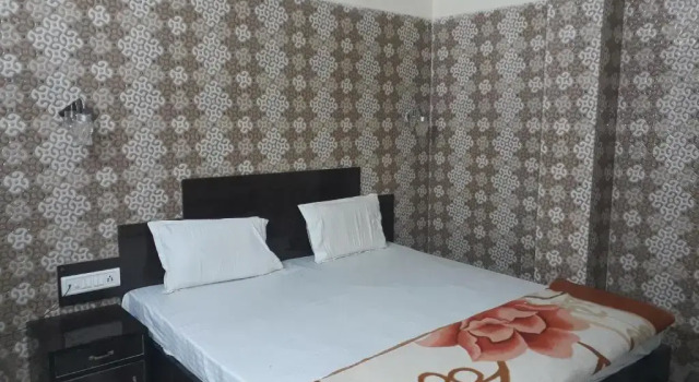Номер Standard Fabhotel Sarwan