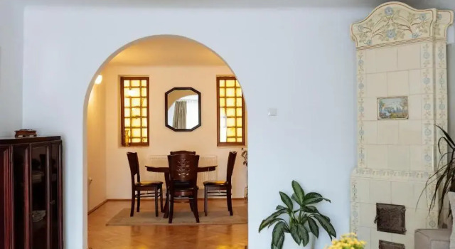 Lovely apartment and quiet courtyard in city centre, Prenota Appartamento Hotel a Muntenia con parcheggio, Parcheggio
