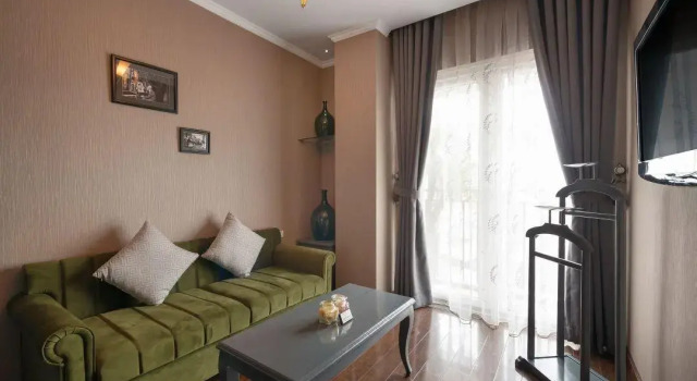Люкс с балконом La Mejor Hotel & Sky Bar