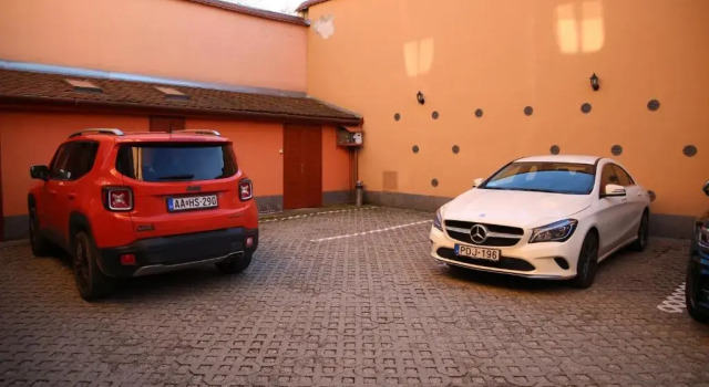 König Hotel, Prenota Hotel Pécs 