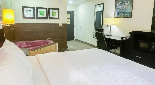 Люкс c 1 комнатой OYO Hotel Rome West GA