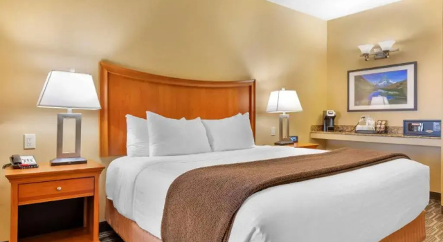 Люкс Best Western Plus Swiss Chalet Hotel & Suites