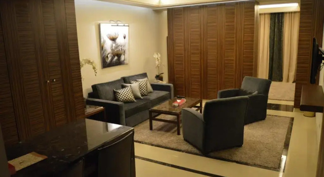 Полулюкс Executive Markazia Suites