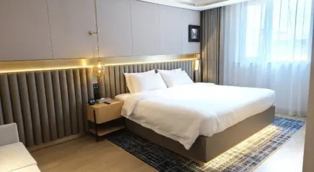 Люкс Country Inn & Suites by Radisson  (Yixing City‑Center Renmin Road)