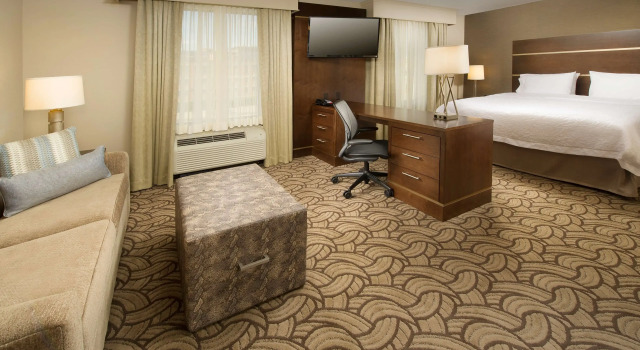 Hampton Inn & Suites San Antonio-Downtown/Market Square, Забронировать Отель Отели Сан-Антонио с парковкой, рядом с Alamo Plaza, Парковка
