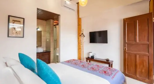 Люкс Comfort Lijiang Rongyi Homestay