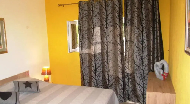 Apartmans and Rooms Dunjini Dvori, Prenota Affittacamere Žrnovo 