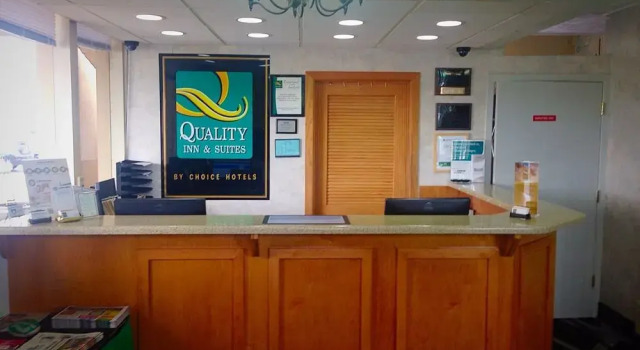 Quality Inn & Suites Metro, Varaa Hotelli Council Bluffs Iowa