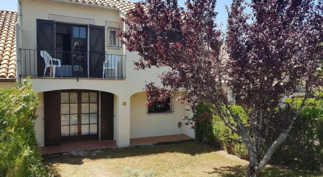 Casas Adosadas Les Oliveres, Забронировать Отель Отели Baix Empordà 3 звезды, 3*