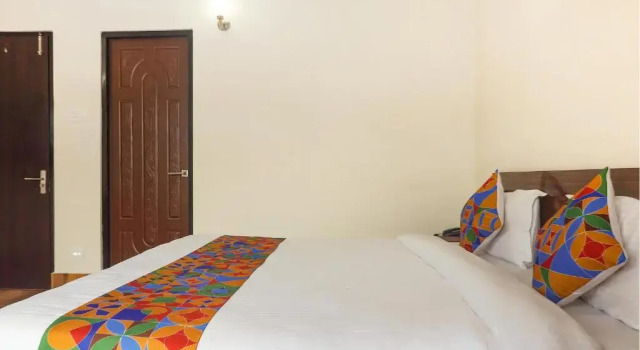 Номер Superior FabHotel Kutighar Regency