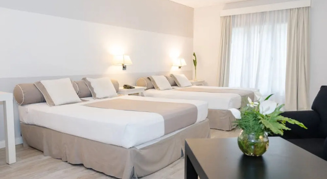 Семейный номер Standard Loi Suites Recoleta Hotel
