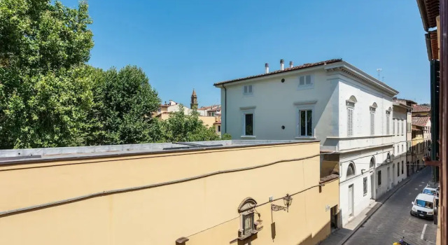 Pitti Large Apartment With Balcony, Réserver Appartement Florence Toscane