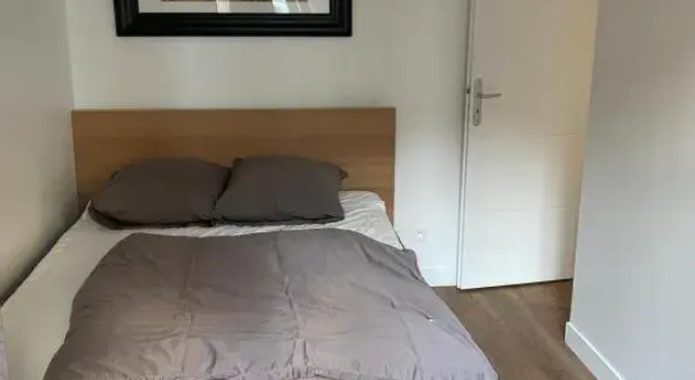 Appartement hypercentre 4 personnes 30 m2, Забронировать Апартаменты/квартира Отели Лилля с парковкой, рядом с Chambre de Commerce, Парковка