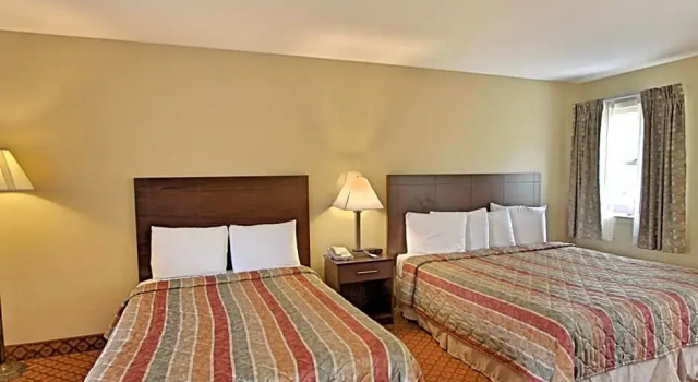 Семейный номер Standard Rodeway Inn & Suites Hershey Chocolate Avenue