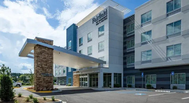 Отель Fairfield by Marriott Inn & Suites Savannah I-95 North