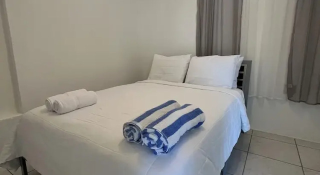 Surfer Steps Apartment, Rezervovat Apartmán Hotely v Aguadilla s parkováním, Parkování