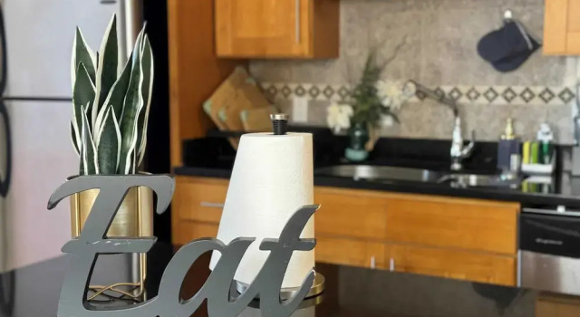 Коттедж @ Marbella Lane - Vibrant 5BR Home in Daly City