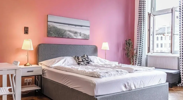 Апартаменты Chic 1BR Apartment Near AKH Center
