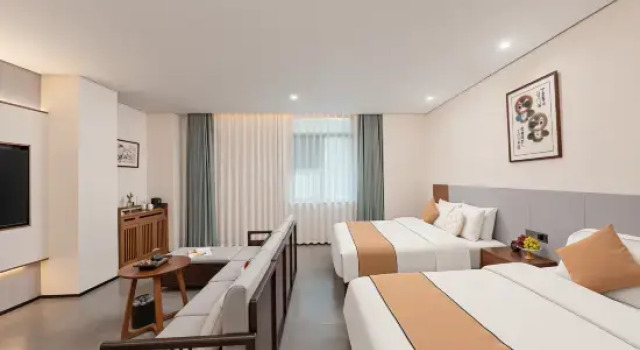 Люкс Nanhuali Hotel (Phoenix Ancient City Nanhuali Tourist Center Store)