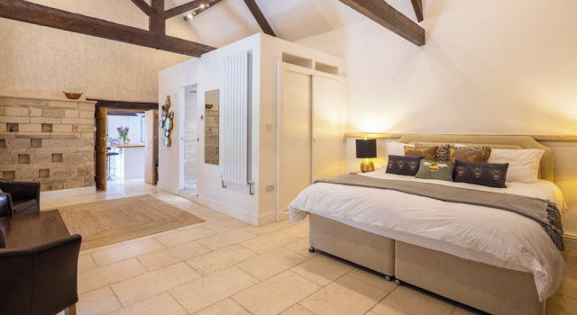 The Dovecote, Rowden Manor- Sleeps 6 & Parking