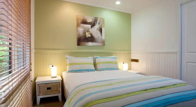 Коттедж с красивым видом из окна NRMA Ocean Beach Holiday Resort