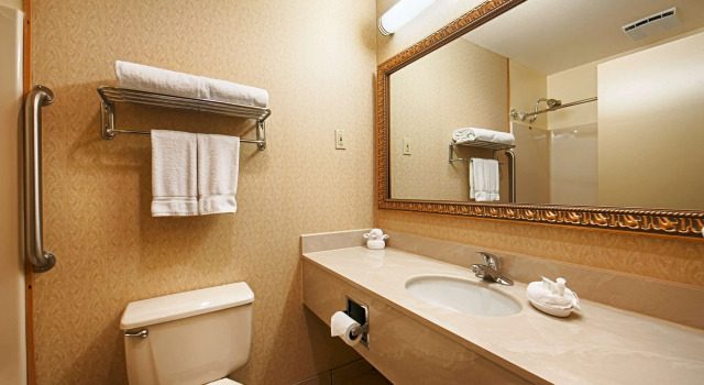 Четырёхместный номер Standard Best Western Inn & Suites
