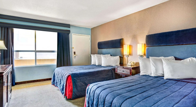 Travelodge Center Strip