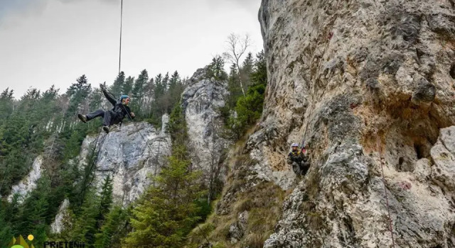 Pensiune Maria, Rezerwuj Hotel Hotele w Arges z basenem, Basen