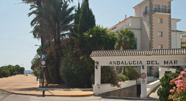 Beachfront Penthouse, Sea/mountain Views, 3 Balconies, Puerto Banus, Marbella, Забронировать Апартаменты/квартира Апартаменты Марбелья, рядом с Casino Marbella, Апартаменты/квартира