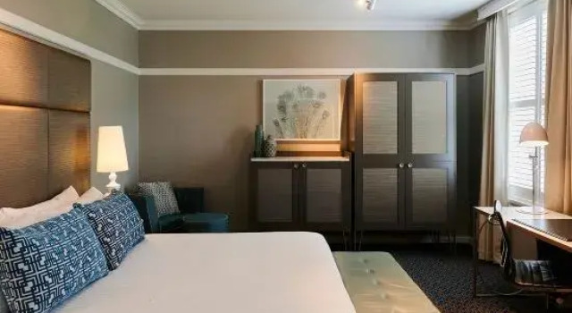 Номер Classic Hotel Kurrajong Canberra