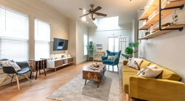 New Gathering Place on Columbus, Boek Hotel Hotels in Waco met parkeren, Parkeren