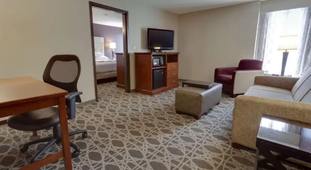 Люкс Drury Inn & Suites Kansas City Overland Park