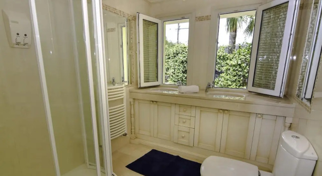 Вилла Exquisite Villa 50m To Beach
