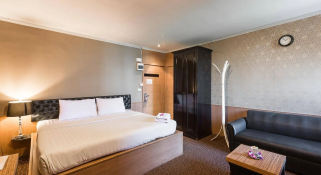 Q Hotel