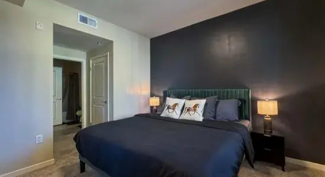 Serene APT 10 Min from Disneyland With Pool & GYM, Забронировать Отель Санта-Ана Disneyland California