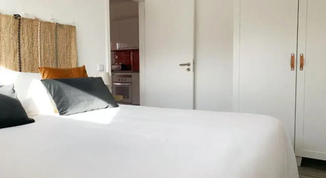 DIANA BEACH HOUSE, Забронировать Отель Албуфейра Барловенто, рядом с Пляж Эваристо