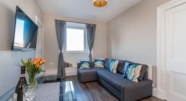 Silver Lining Charming Meadowbank Flat