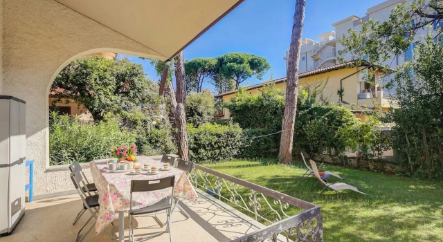 Семейный коттедж с балконом и с видом на море Casa Maddalena al Mare 600m from sea - Happy rentals