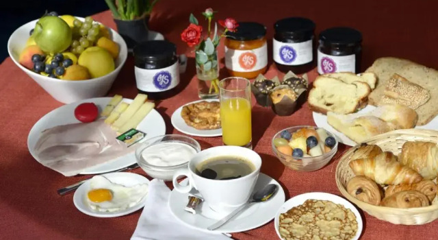 Двухместный номер Standard Logis Hôtel Victor Hugo & Spa