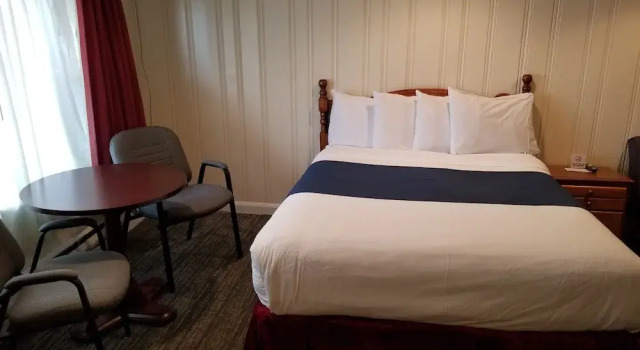 The Tides Motel